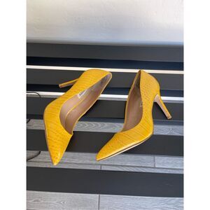 STEVE MADDEN Croc Embossed Heels Size 6